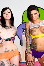 Tattooed Lesbian Sluts Want Their Wet Pussy Fucked