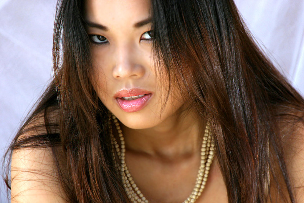 Asian babe in glamour style 09
