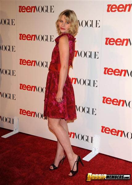 Emilie De Ravin 10