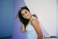 Summer Bishil Cleavy Teen Beauty