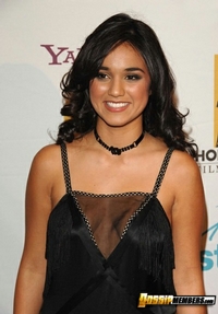 Summer Bishil Cleavy Teen Beauty