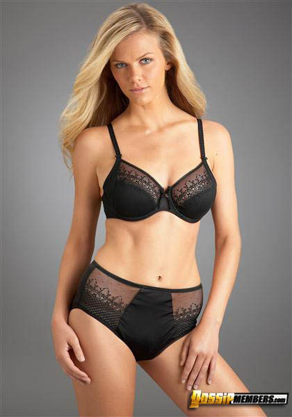 Brooklyn Decker Deliciously Bold Model 03