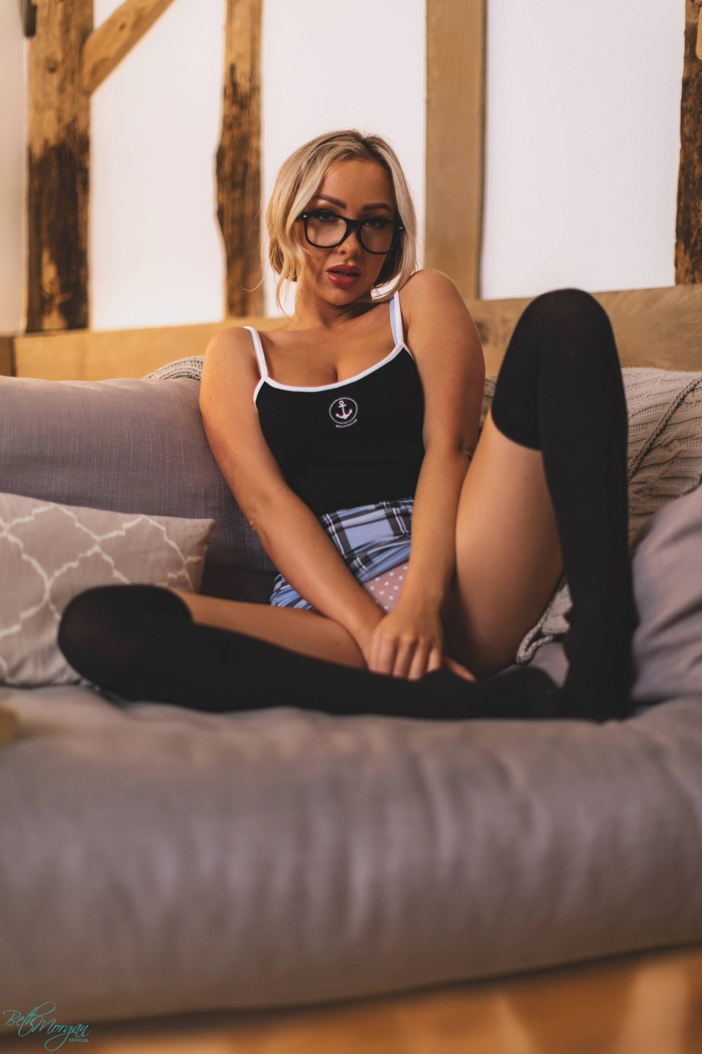 Beth Morgan In I See You 01