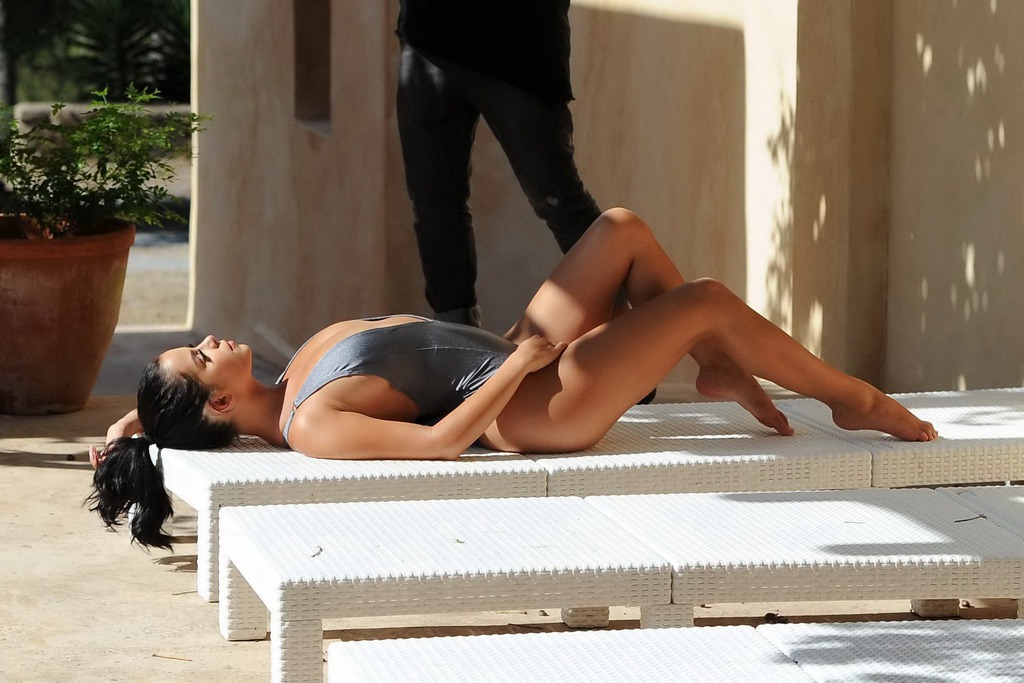 Demi Rose Mawby 15