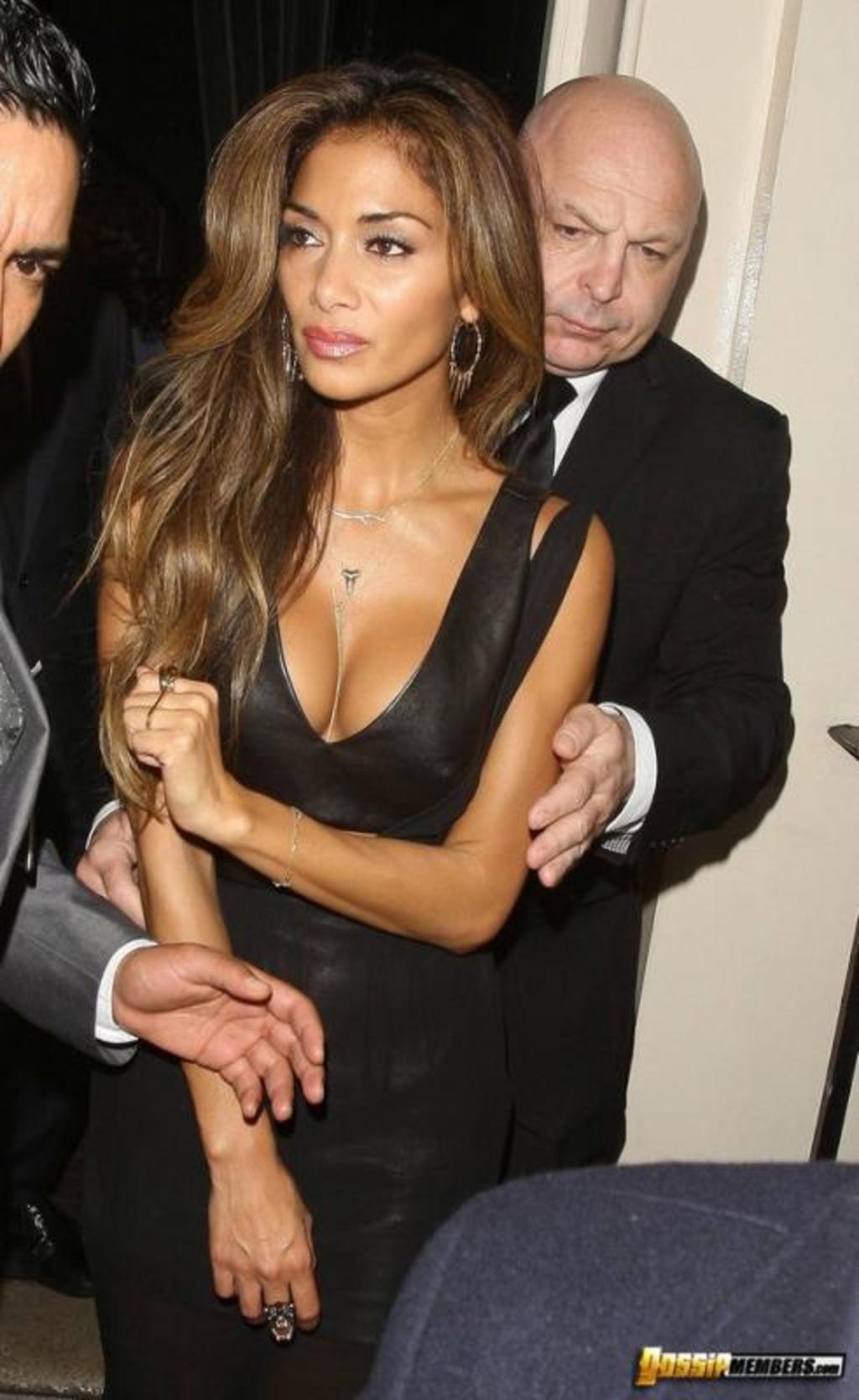 Nicole Scherzinger In Black Outfit 03