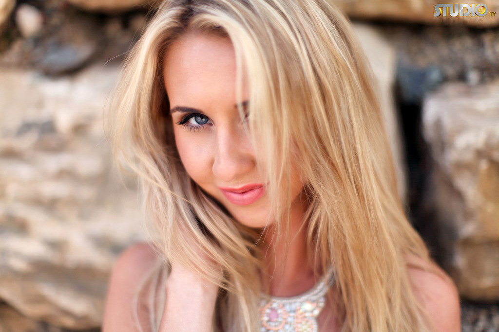 Sexy Blonde Babe Abbey B 14