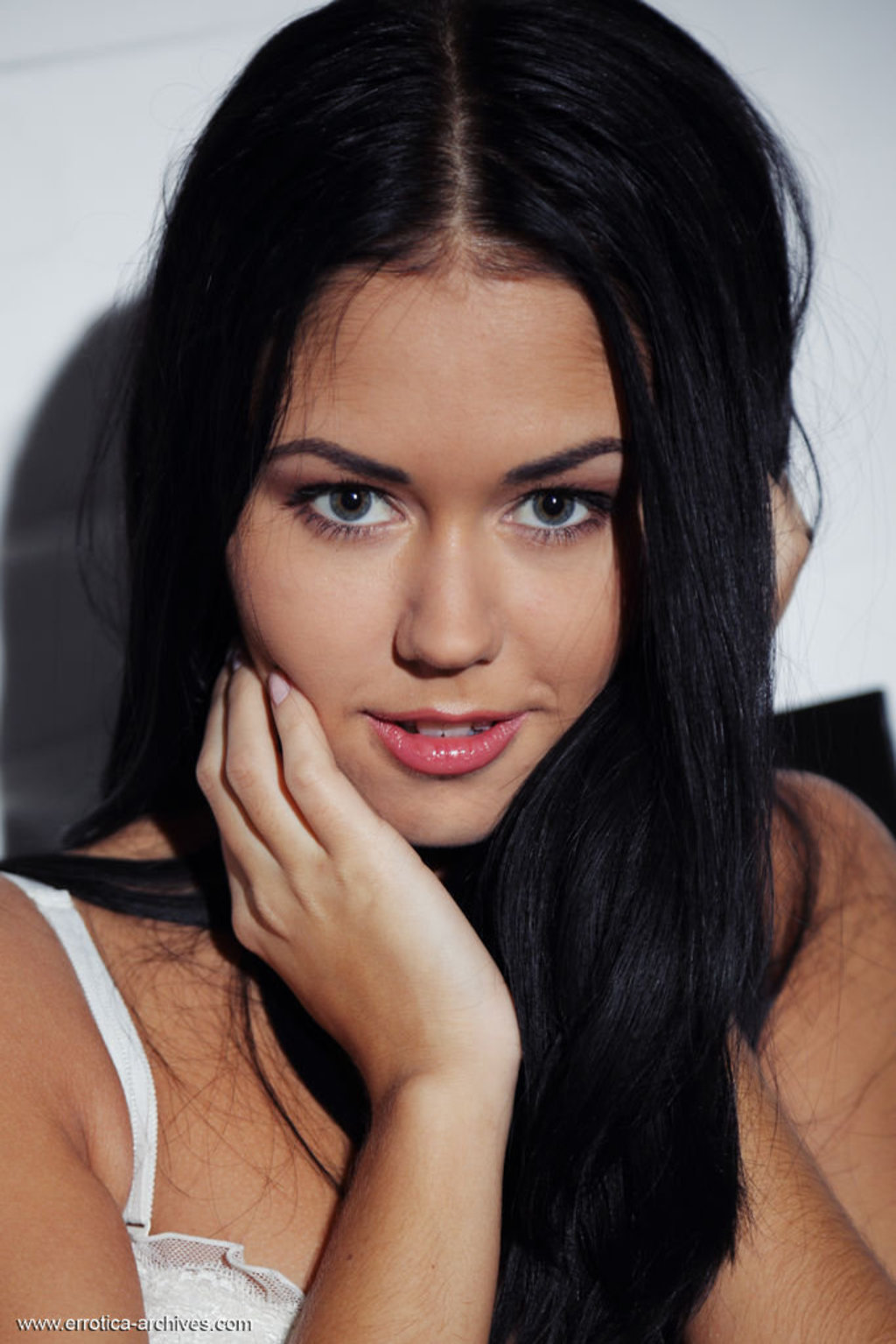 Black-haired Angel Macy B 08