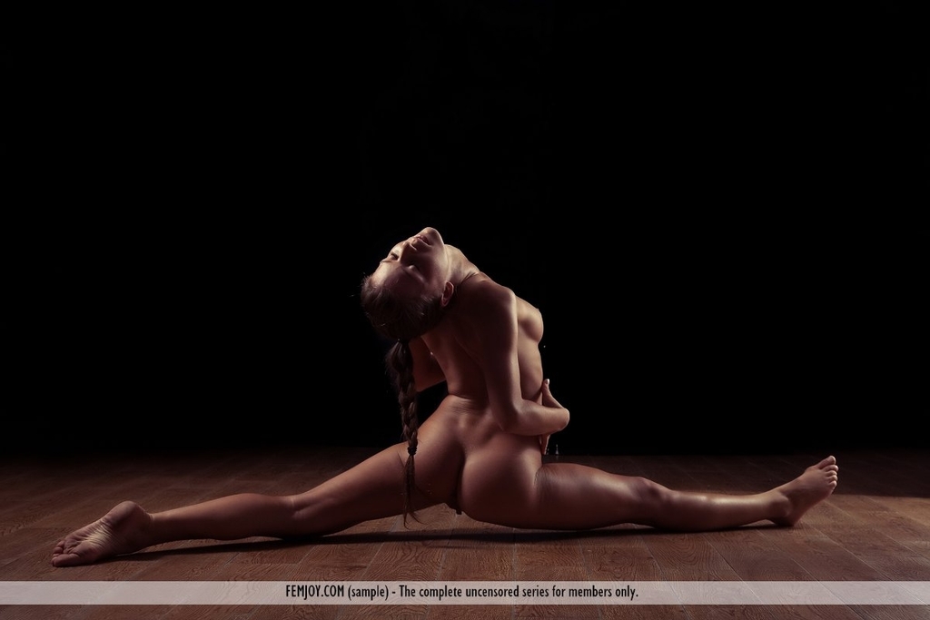 Super Hot And Toned Ballerina 09
