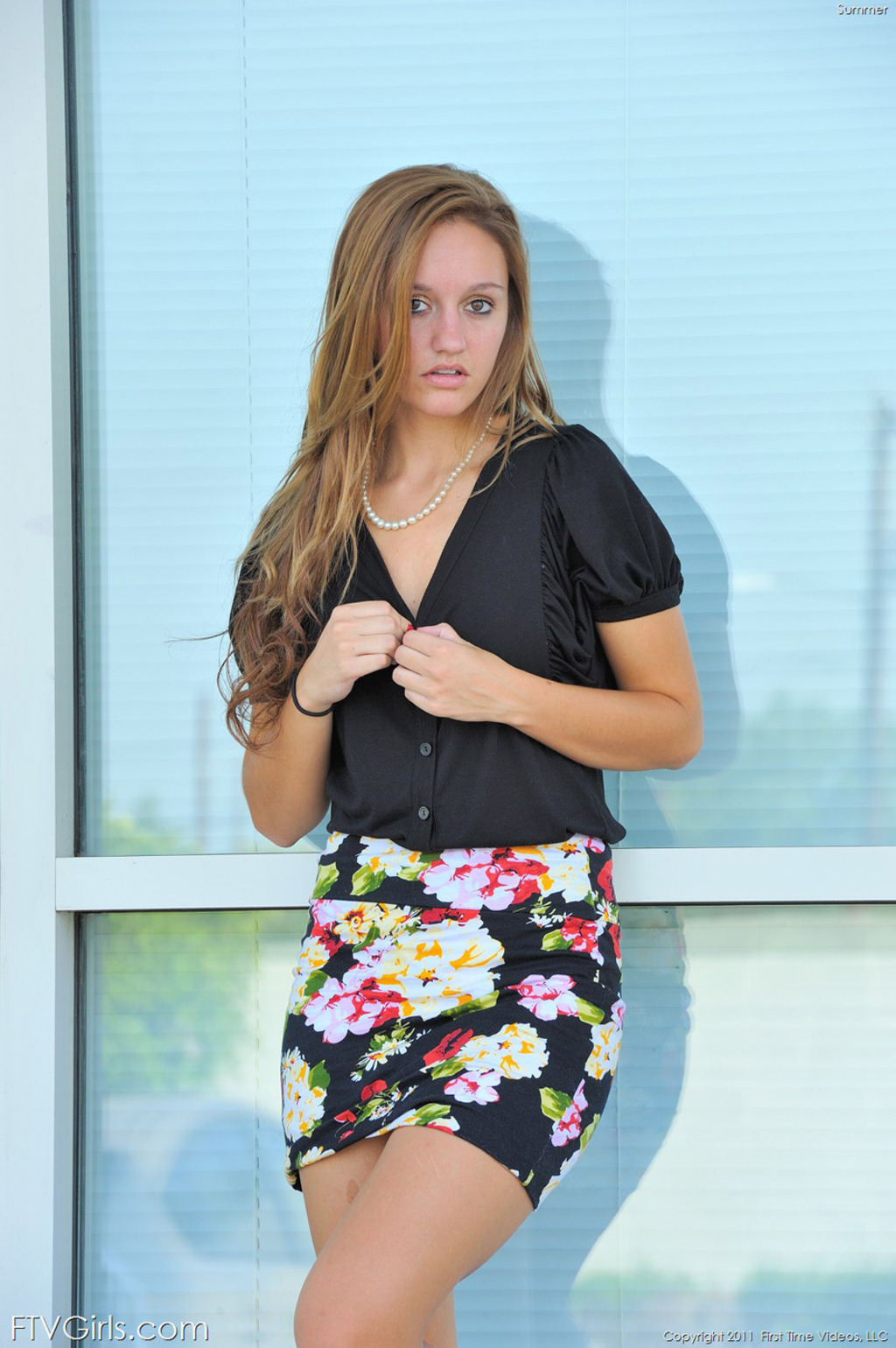 Hot teen upskirt 01