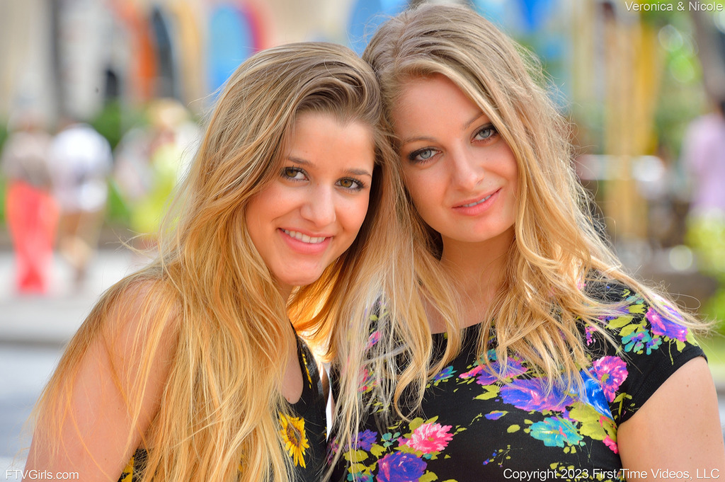 Veronica & Nicole 02