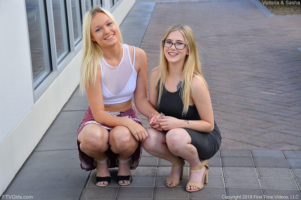 Victoria And Sasha 00