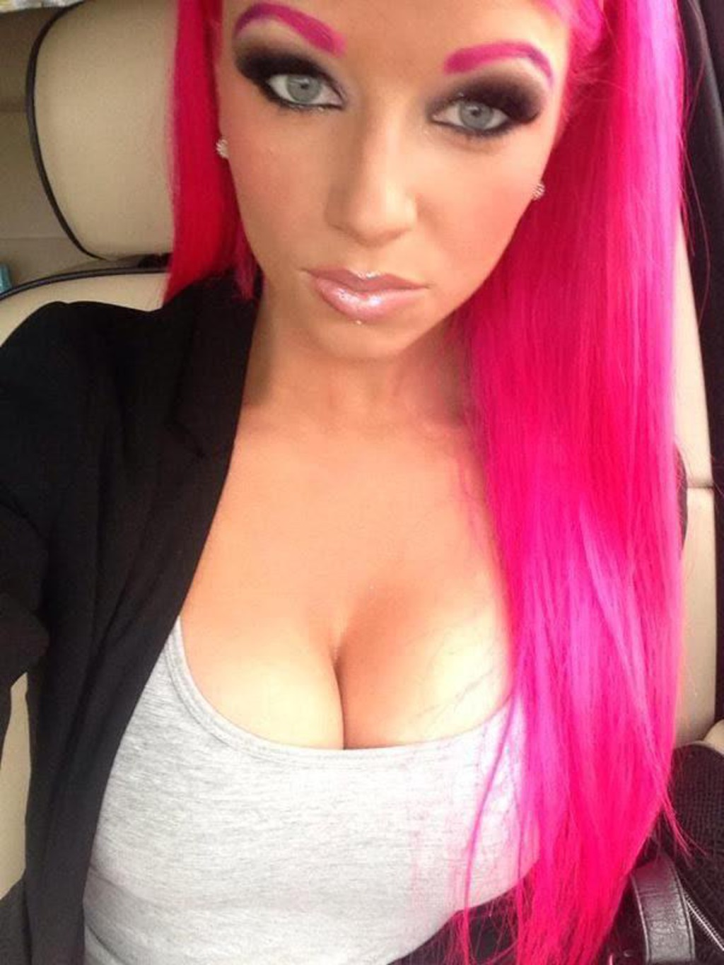 Big Titted Amateurs Taking Selfshots 12