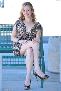 Pussy flashing in public places