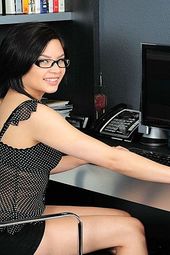 Kami Li Masturbates At Her Desk