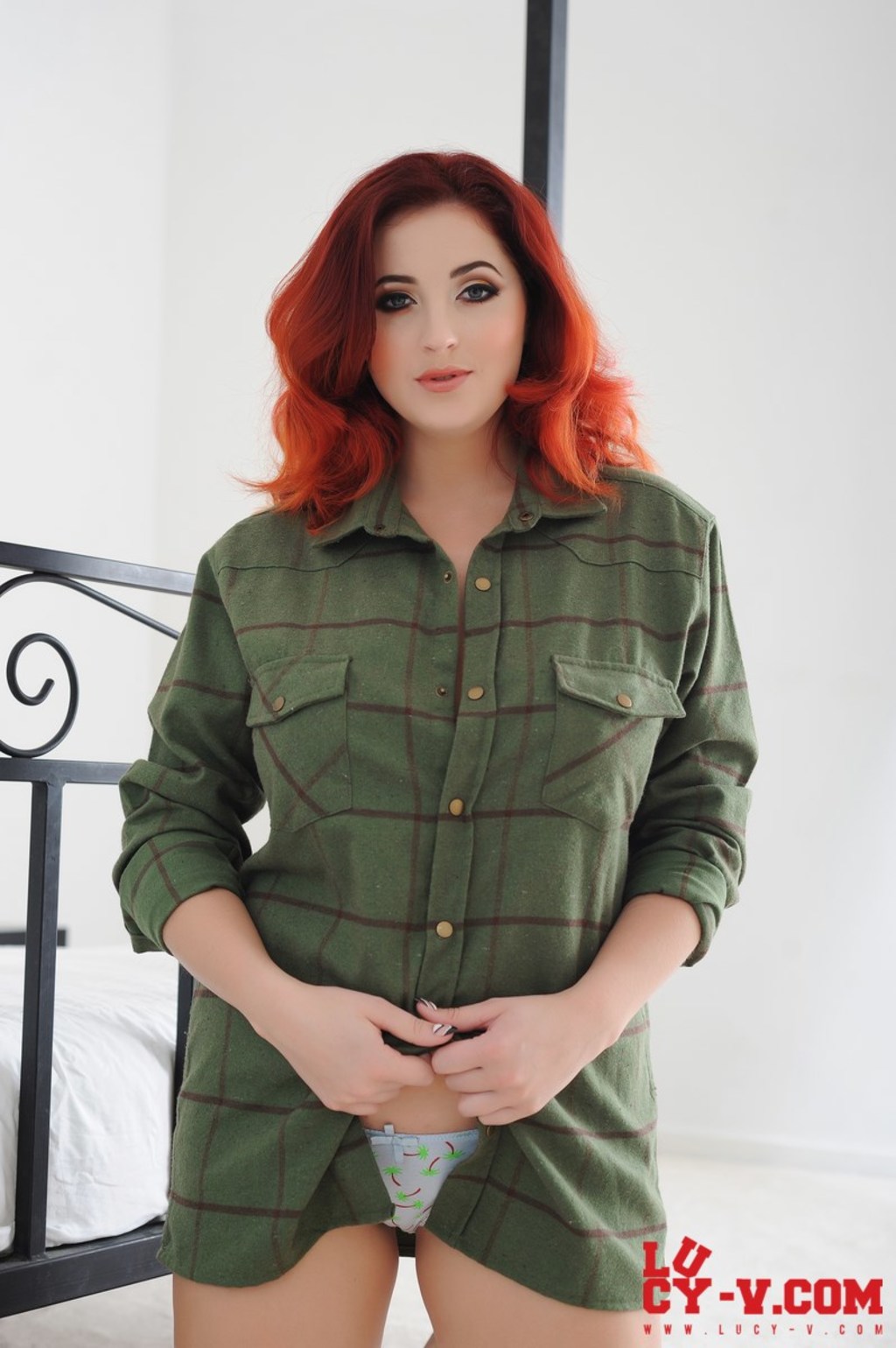 Hot Redhead Babe Lucy V 04