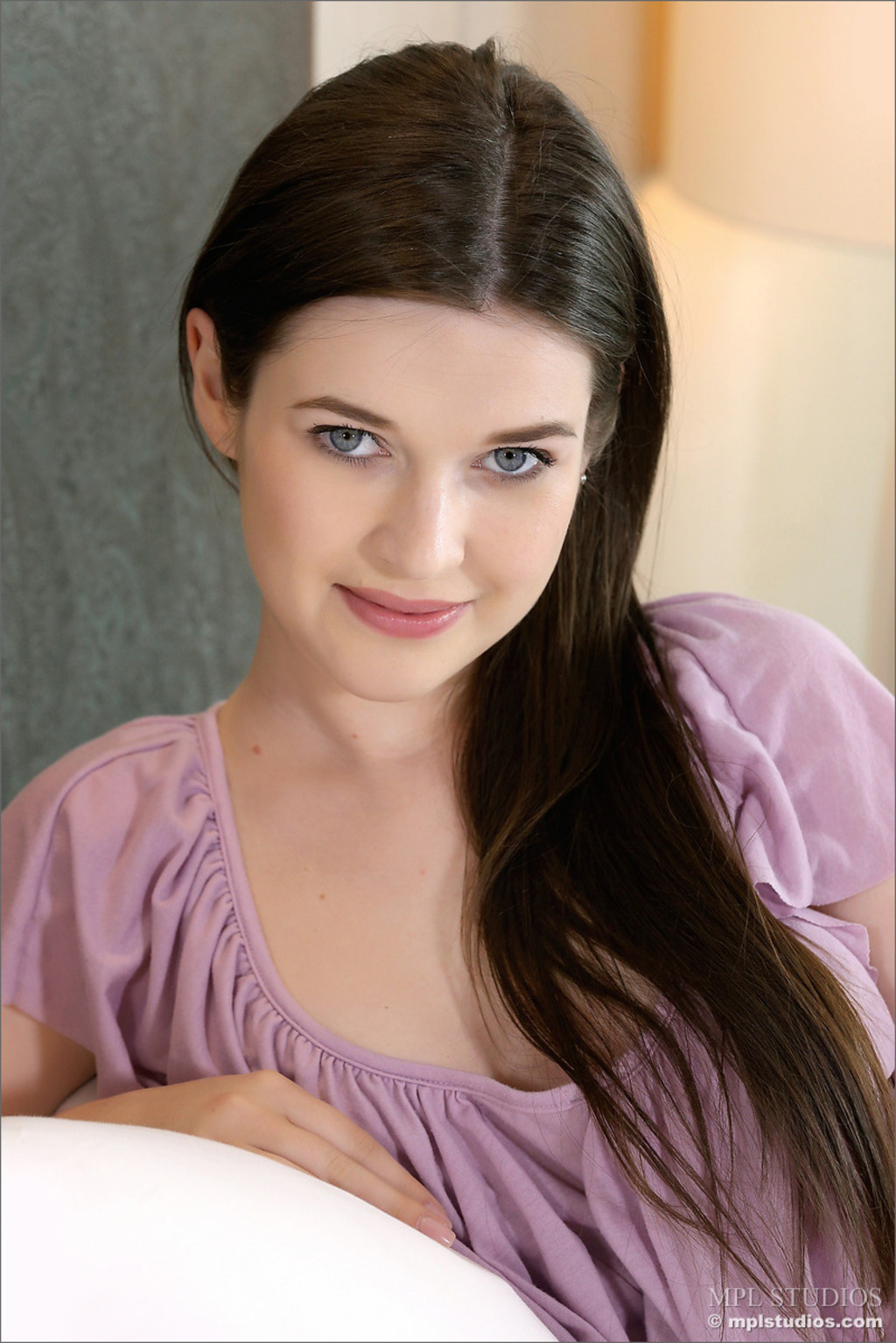 Amelia In Ivory Angel 00