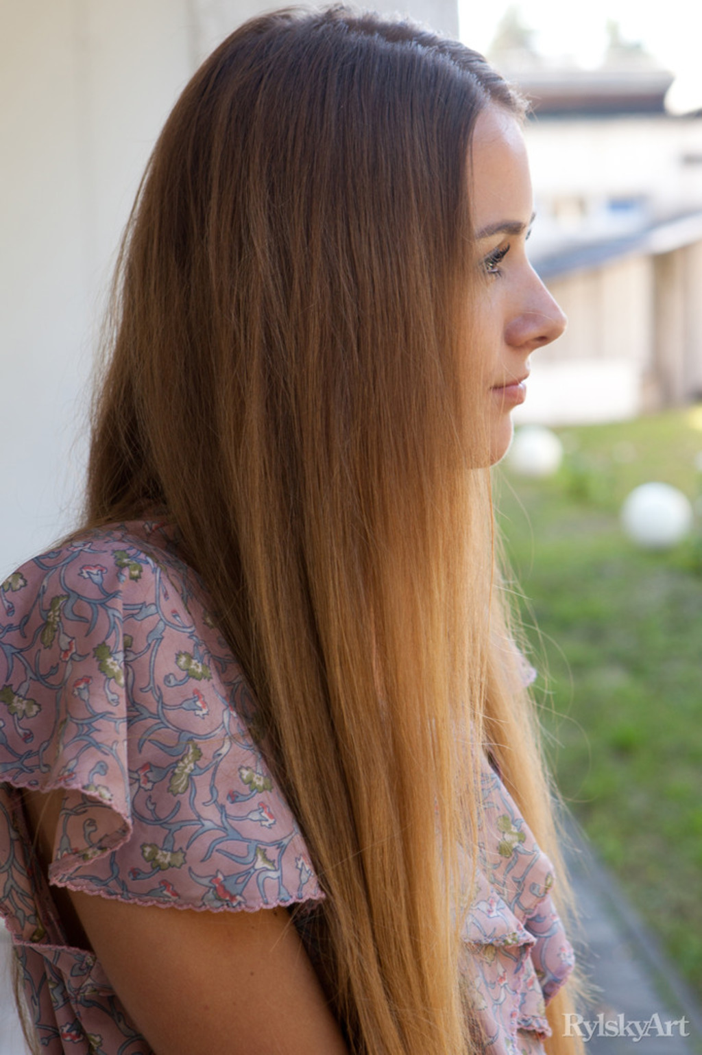 Lina Diamond Outdoors 03