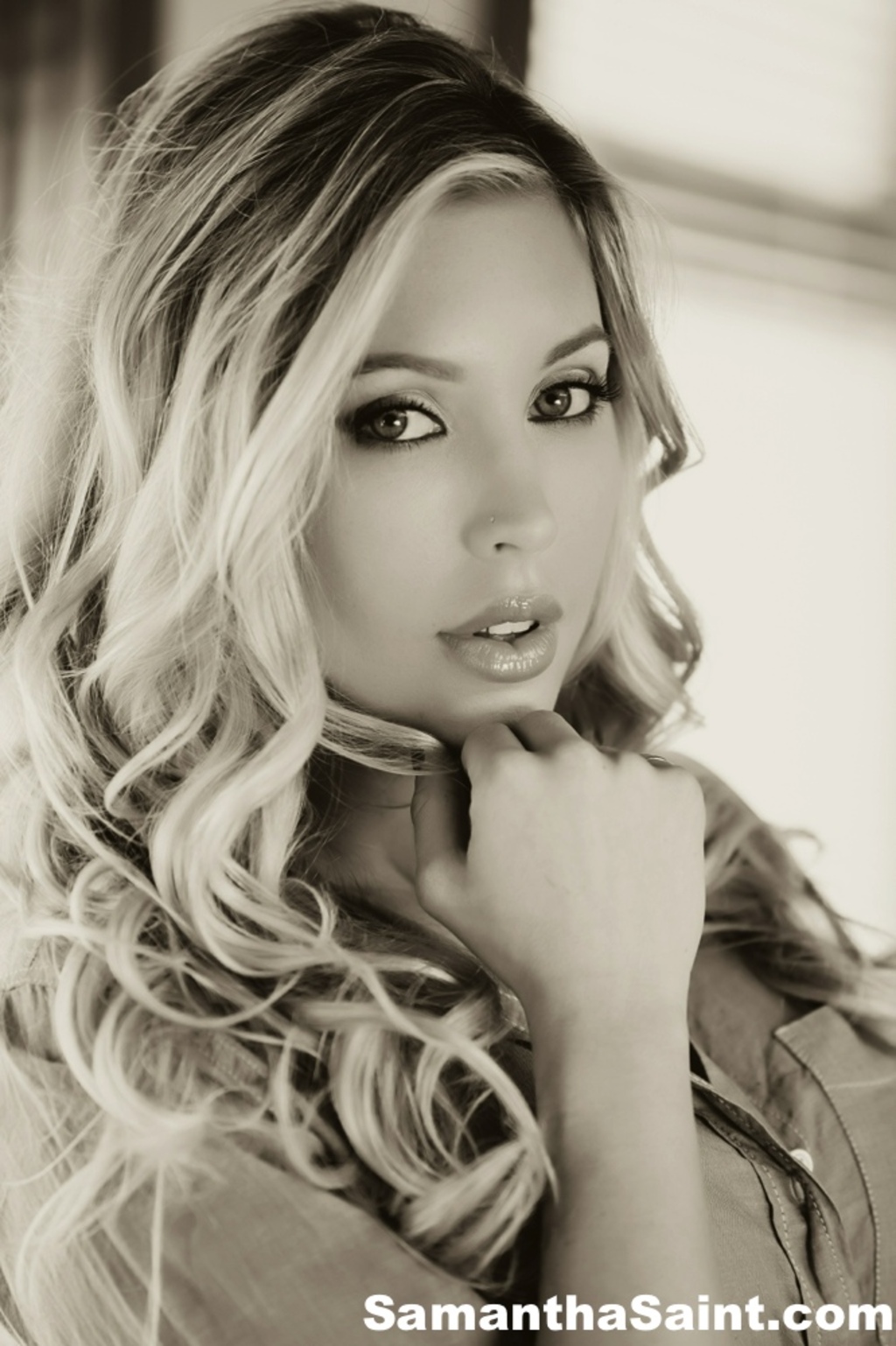 Alluring Blonde Samantha Saint 01