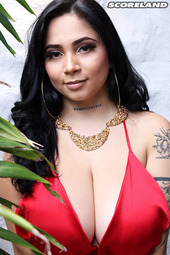 Busty Babe Kim Velez 