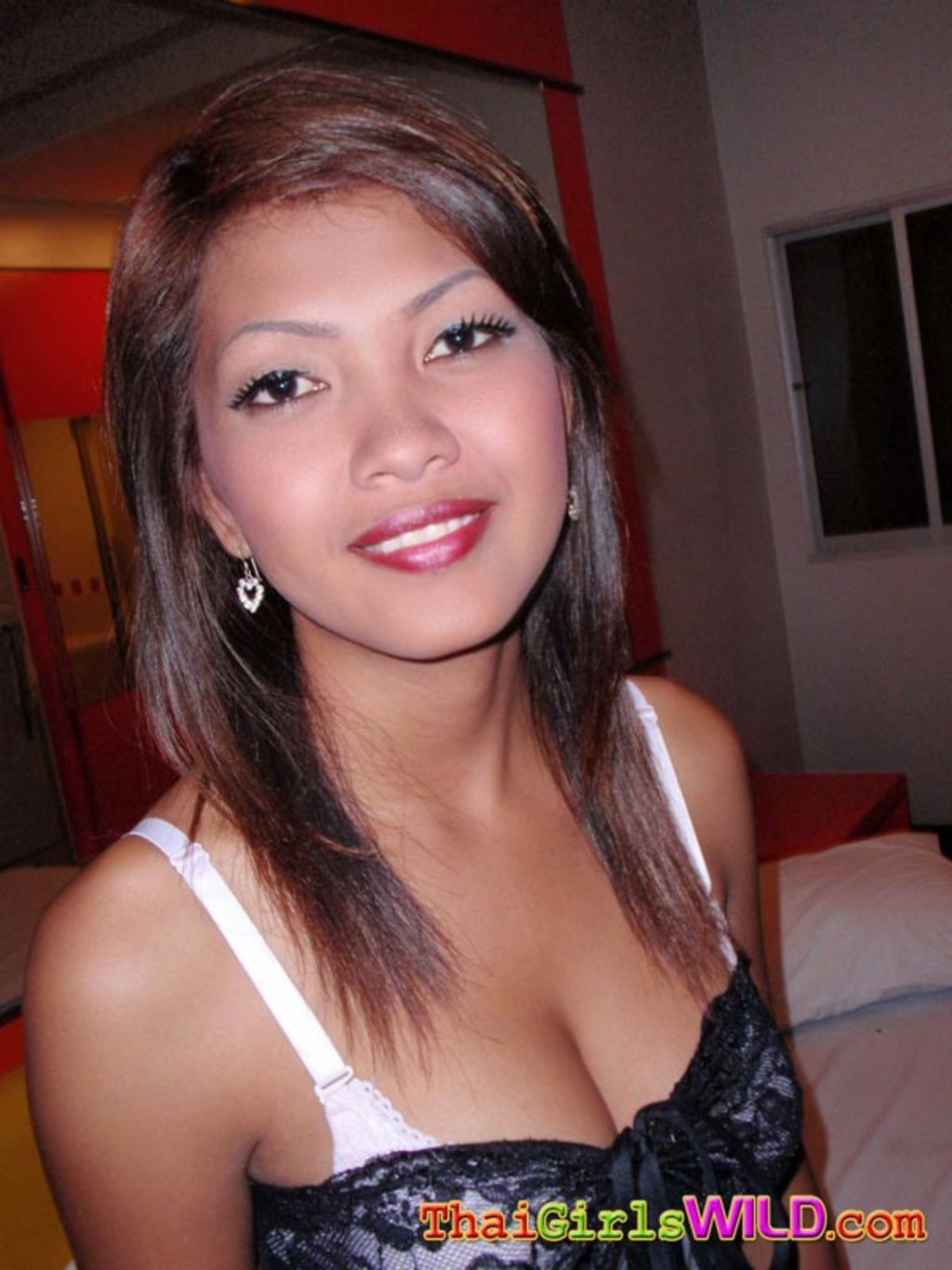 Alluring Thai Babe Nat 00