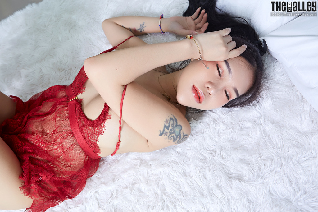 Busty Asian Parissa 08