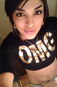 Sexy Amateur Teen Girl Taking Selfshots