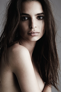 Gorgeous Emily Ratajkowski