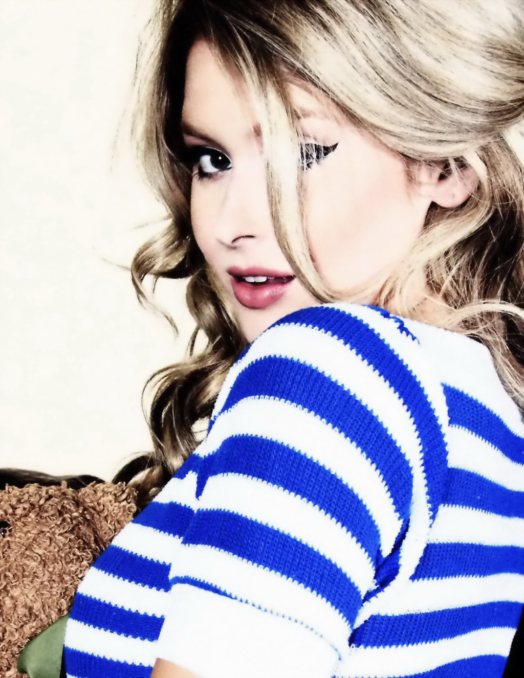 Renee Olstead 00