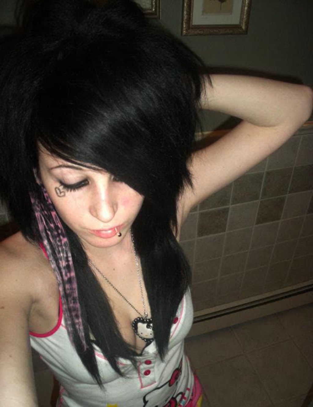 Hot Amateur Chicks Posing 01