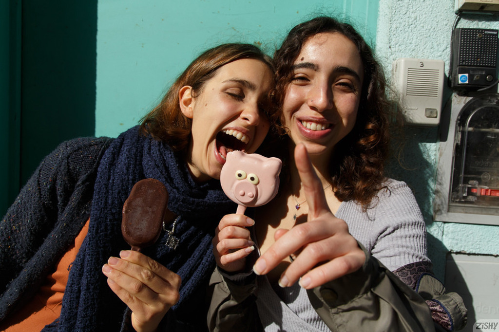 Zoe And Emma 01
